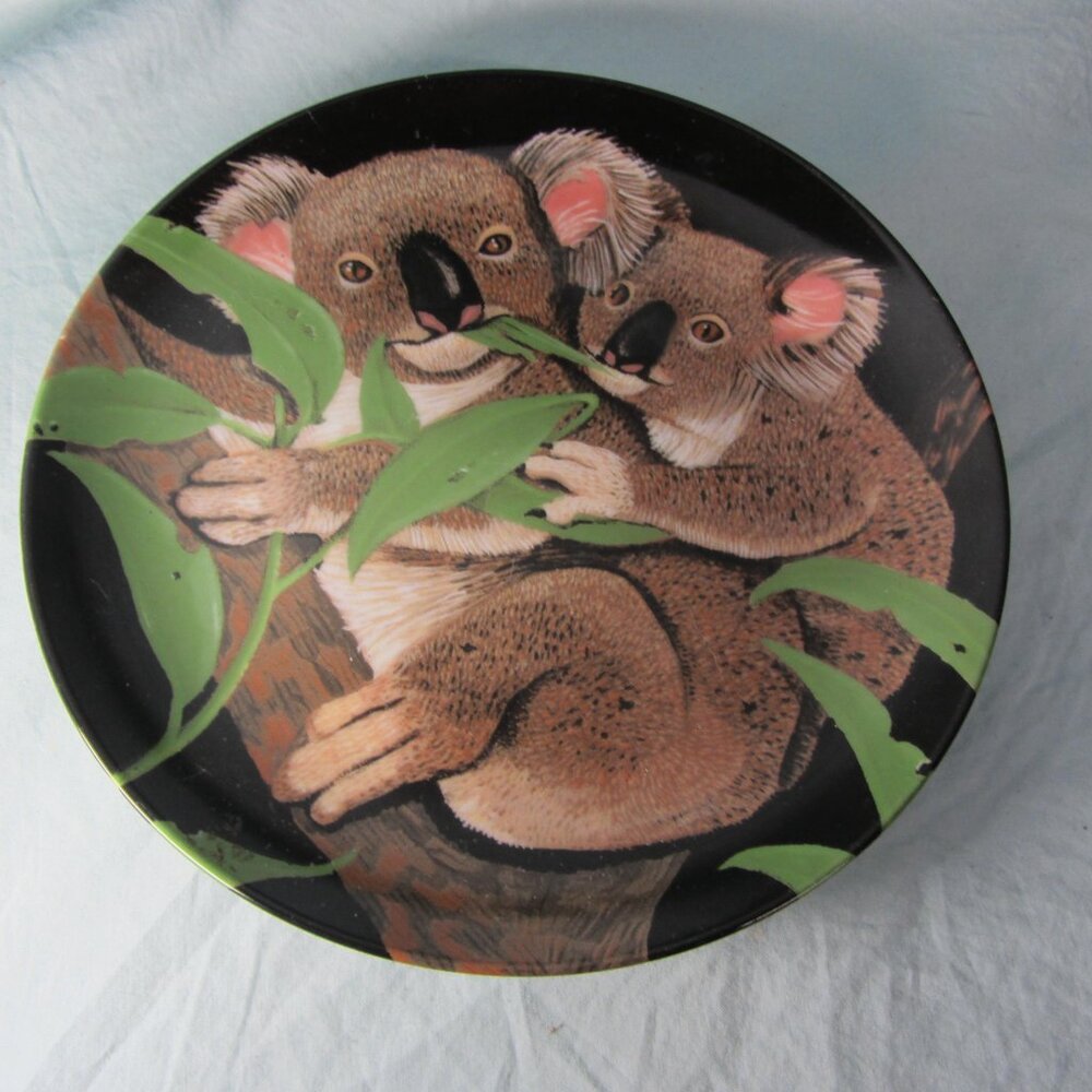 koala plate crowne porcelain 1990 vintage piggie back ride (w2235)